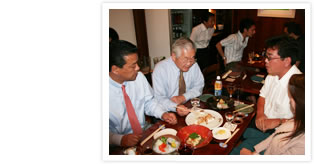 �j���[���[�N�̘a�H�X�w�ǂ񂮂�x�ł̗[�H��